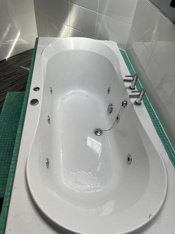 Boutique Blackpool 2 Bed Grey Apartment Sleeps 10 Eksteriør bilde
